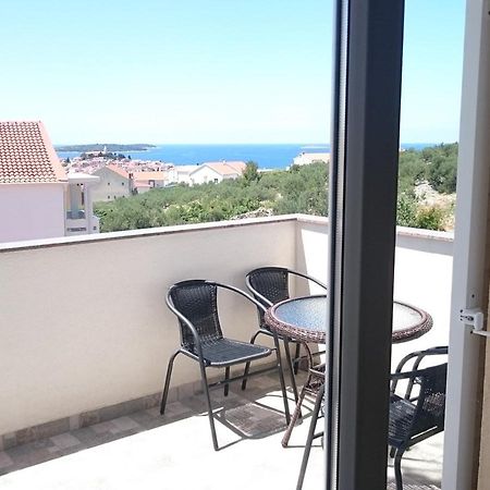 Apartment Jure Примоштен Екстер'єр фото