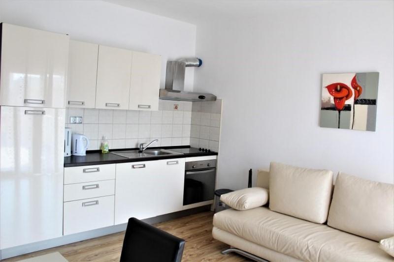 Apartment Jure Примоштен Екстер'єр фото