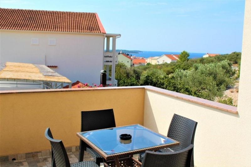 Apartment Jure Примоштен Екстер'єр фото