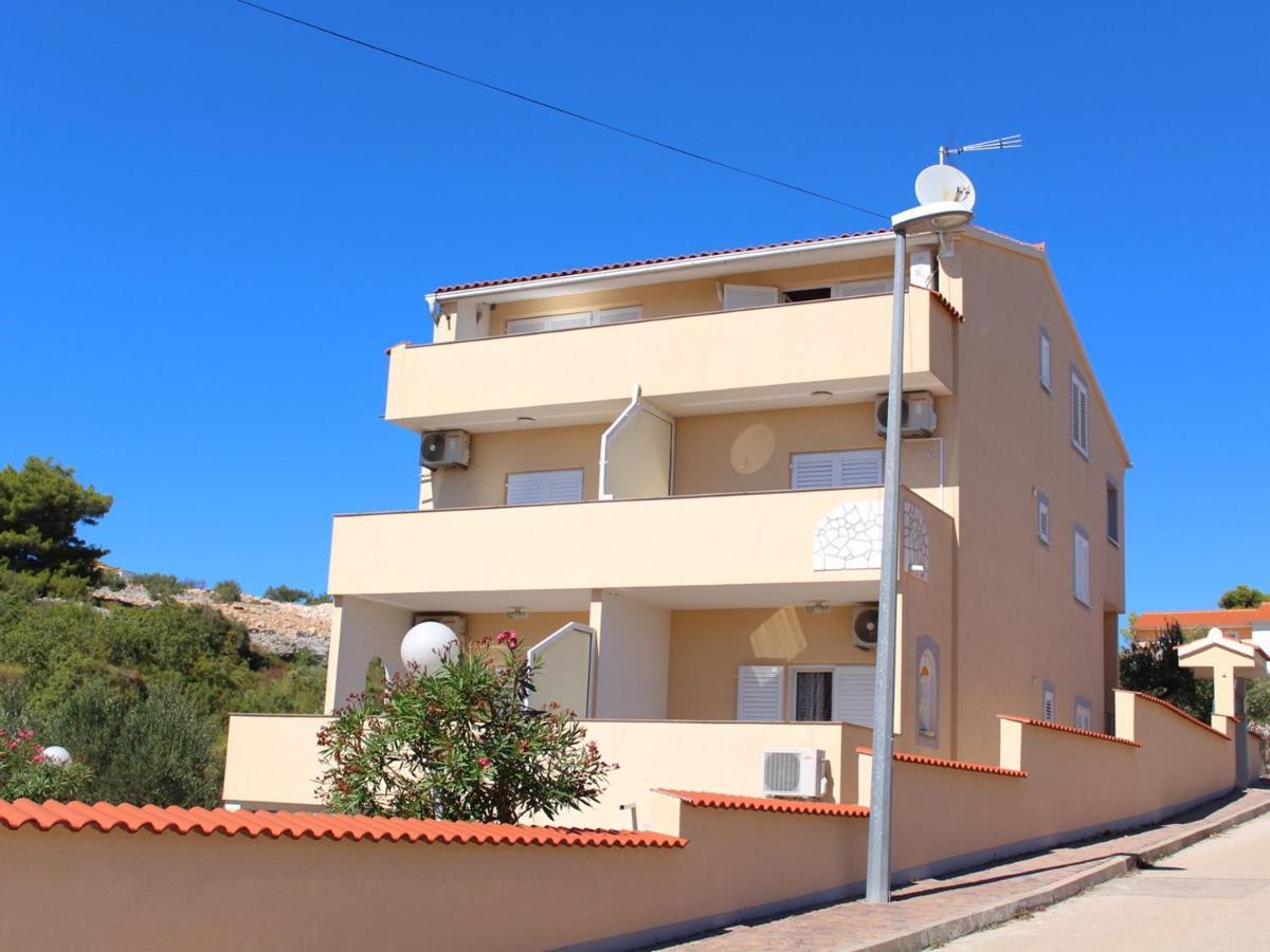 Apartment Jure Примоштен Екстер'єр фото